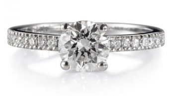 anillo de diamante de oro blanco