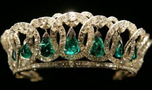 Tiara de esmeraldas y diamantes “Gran Duquesa”