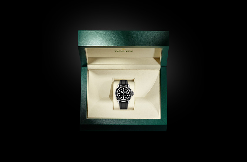 Estuche reloj Rolex Yacht-Master 42 de oro blanco y esfera negra  Chocrón Joyeros