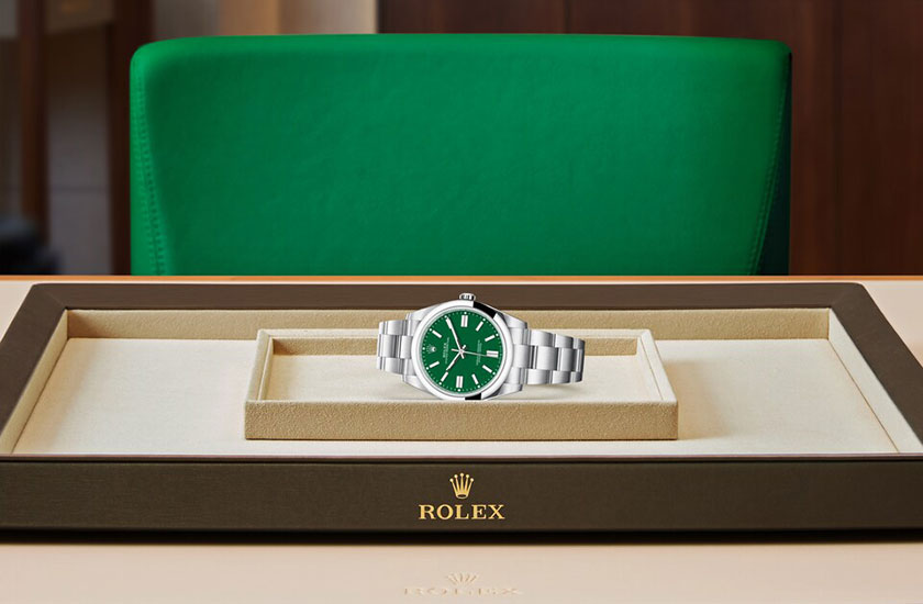  Reloj Rolex Oyster Perpetual 41 de acero Oystersteel y esfera verde watchdesk en Chocrón Joyeros
