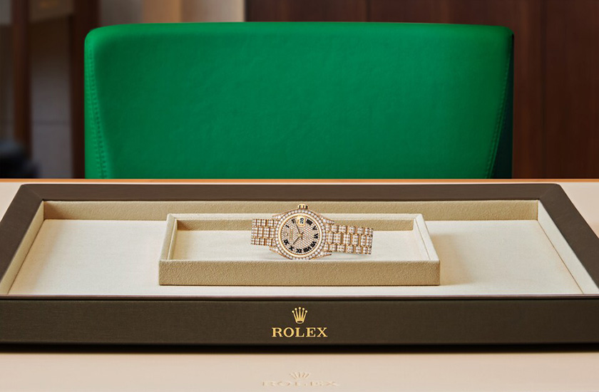 Estuche reloj Rolex Lady-Datejust oro amarillo, diamantes y esfera pavé diamantes Chocrón Joyeros